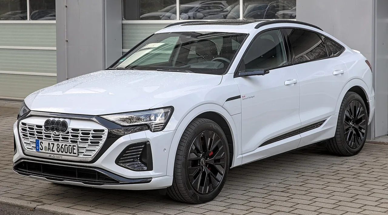 Audi Q8 E-Tron Sportback 55 S (106 Kwh)