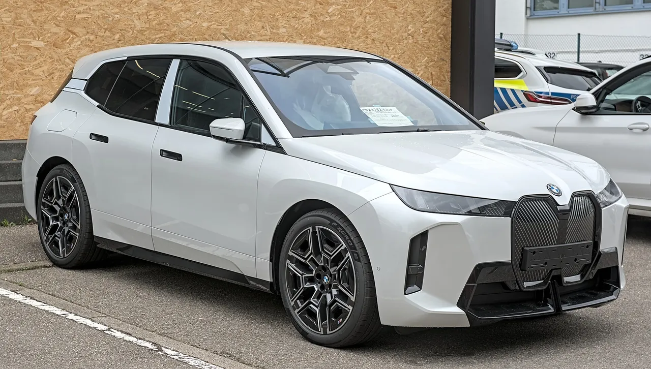 BMW iX xDrive60