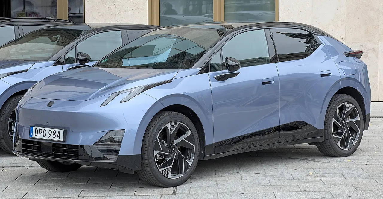 Lynk & Co 02 Halo EV