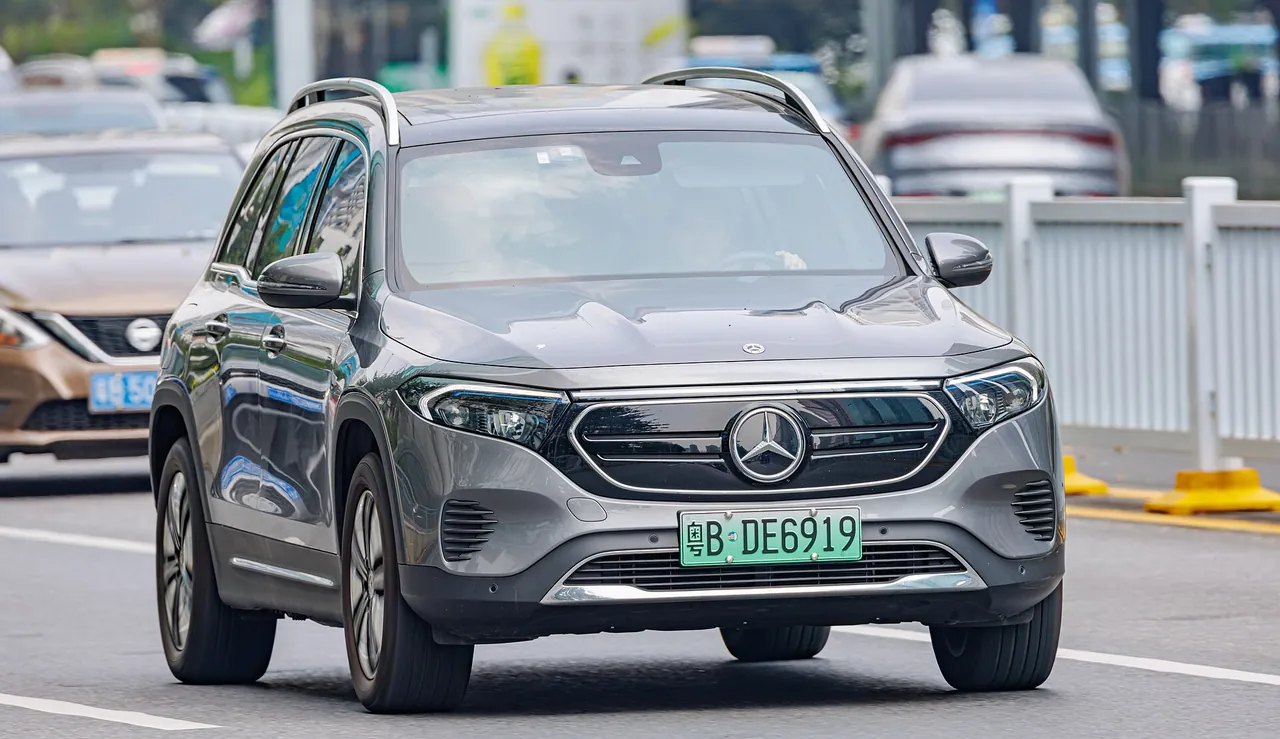 Mercedes-Benz EQB 350
