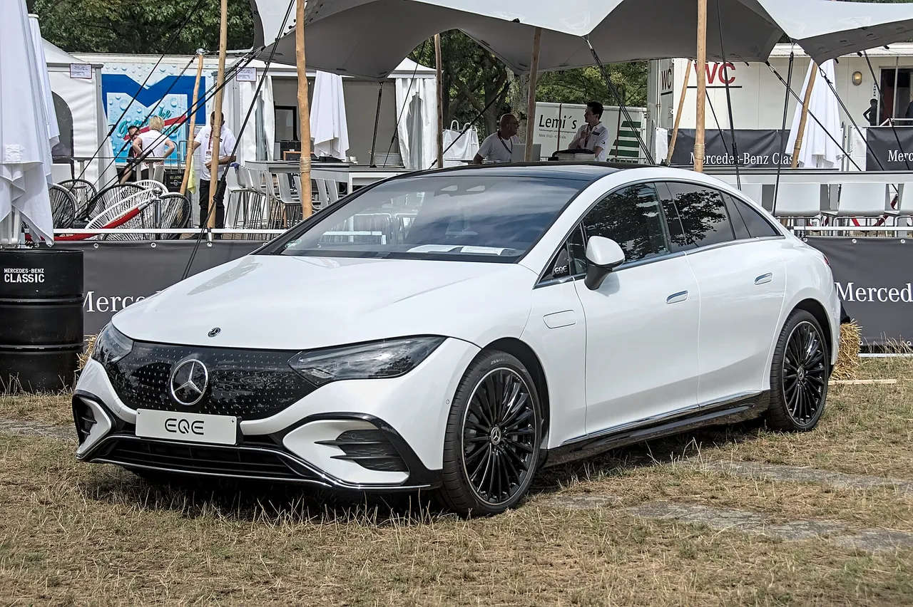 Mercedes-Benz EQE 350+