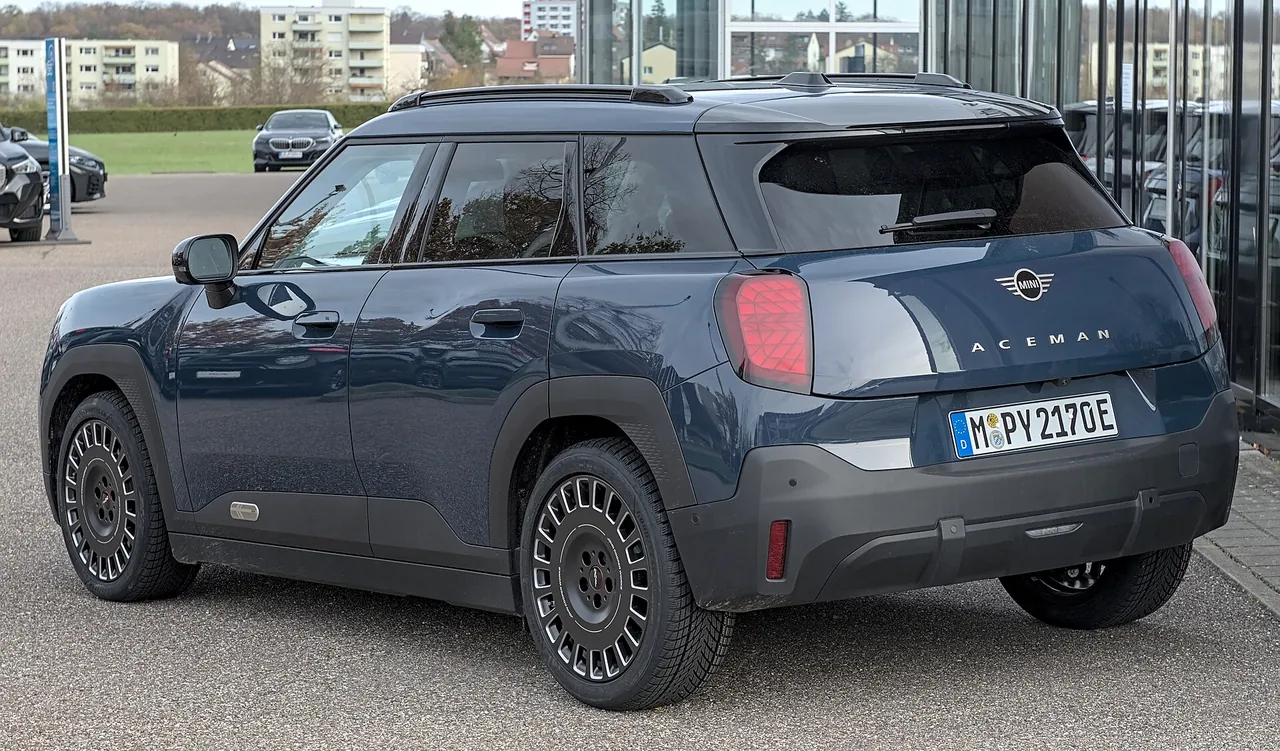 MINI Aceman Se Favoured