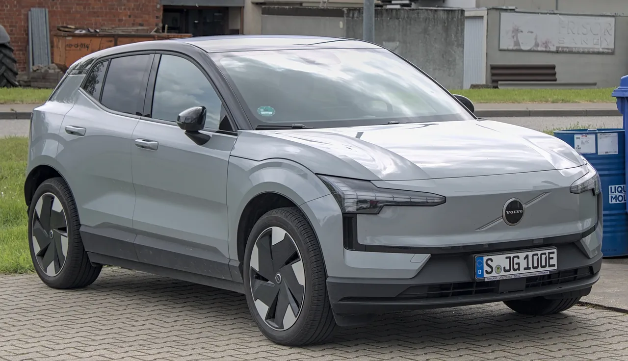 Volvo EX30 Plus 2026
