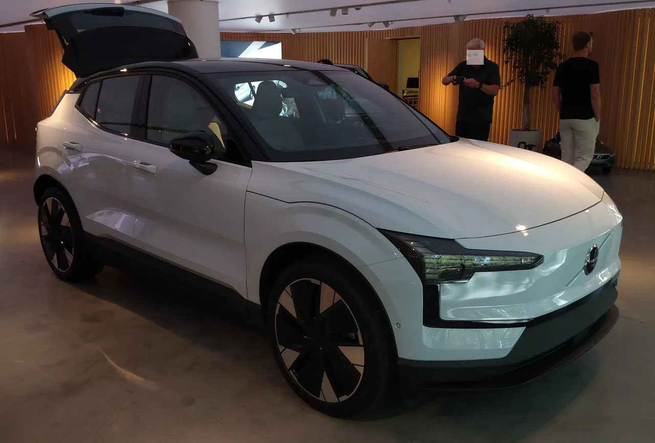 Volvo EX30